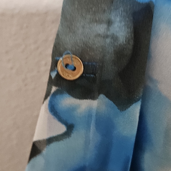 BCBGMAXAZRIA faux wrap style top size large - Picture 13 of 14